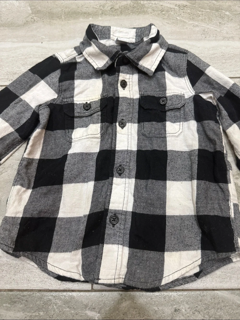 Old Navy Black & White Buffalo Plaid Button-Up Shirt